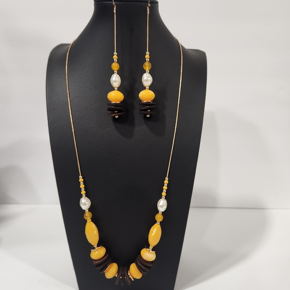 NWT Gold Tone Beaded and Wooden Necklace Set